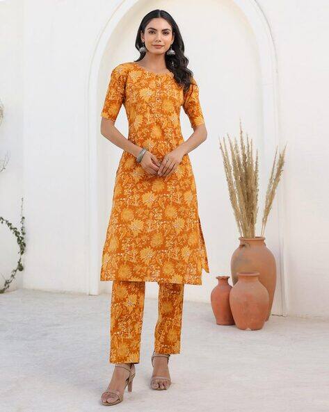 Janasya Floral Straight Kurta Set