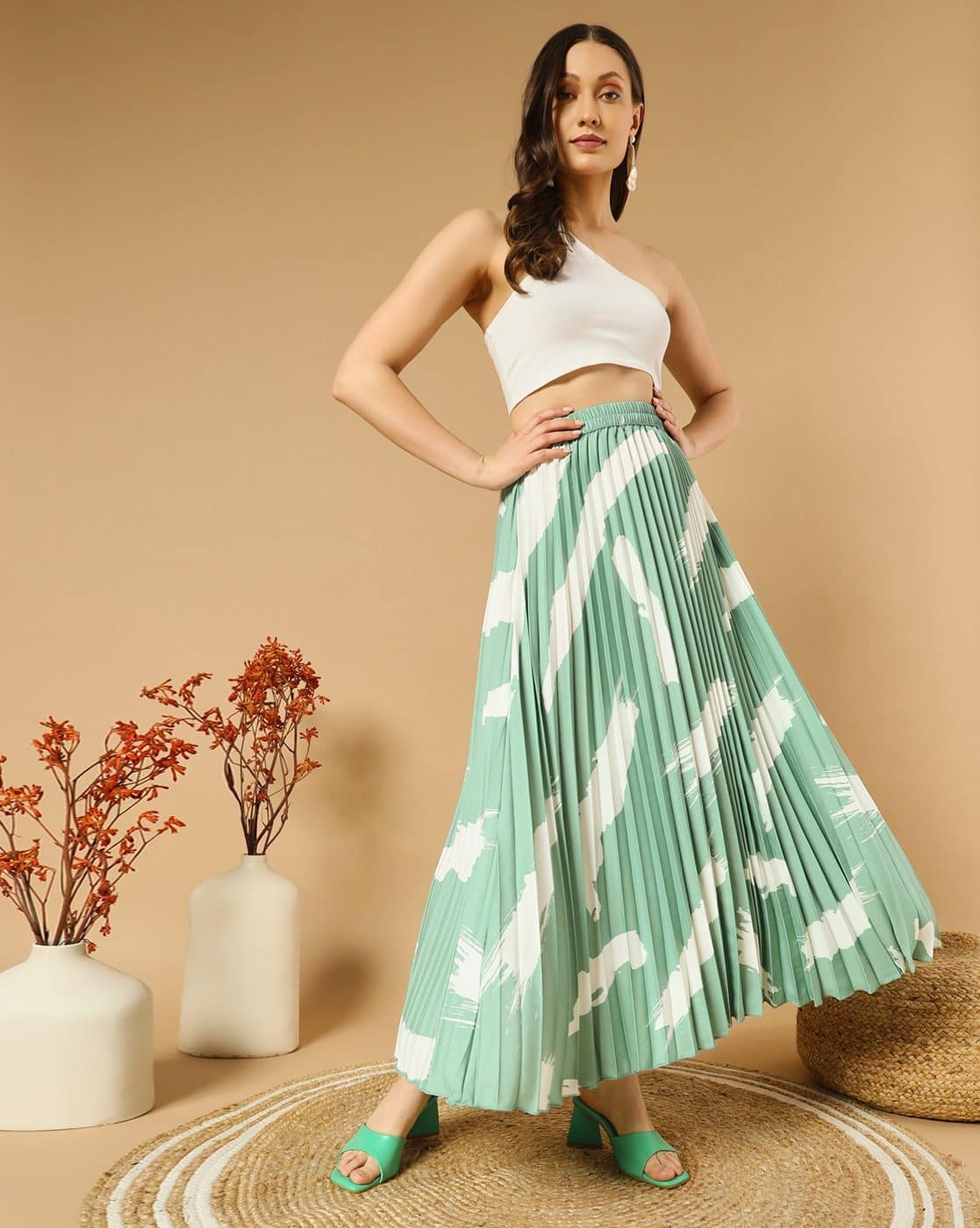 -1117Wx1400H-701303917-green-
