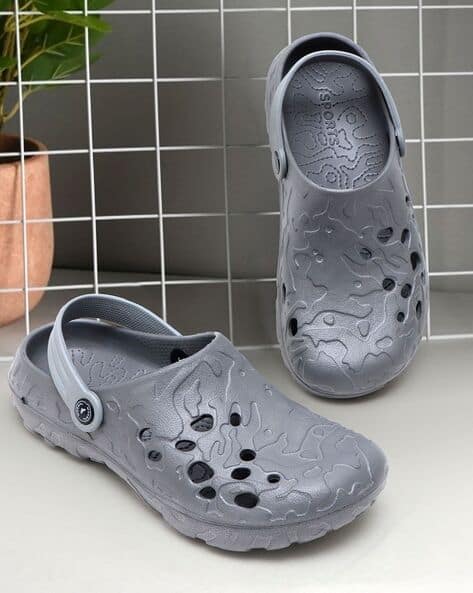 SHUAN Men Perforated Clog Flip-Flops