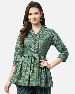 Women Relaxed Fit Floral Print Flared Top-image-4