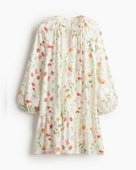 Buy H&M Women Floral Fit and Flare Dress Online | Ajio.com Buy H&M Women Floral Fit and Flare Dress Online | Ajio.com