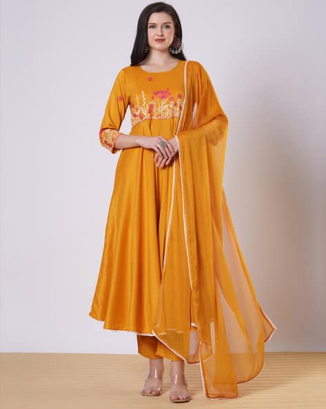 SVARAA Women Embroidery Anarkali Kurta Set