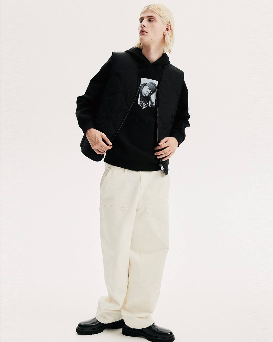 -1117Wx1400H-700995739-black-