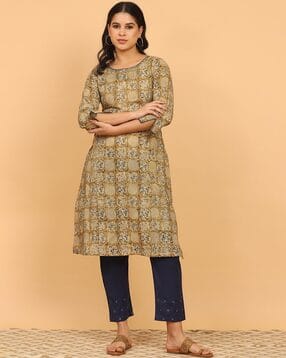 Women Printed Flared Kurta -image-35