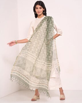 rangmanch by pantaloons Women Printed Dupatta with Tassels-picture-12