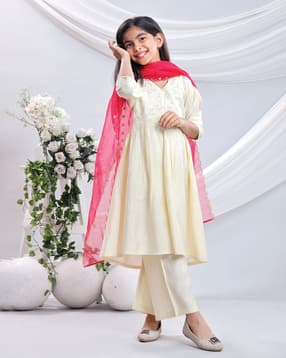 Girls Embroidery Kurta Set