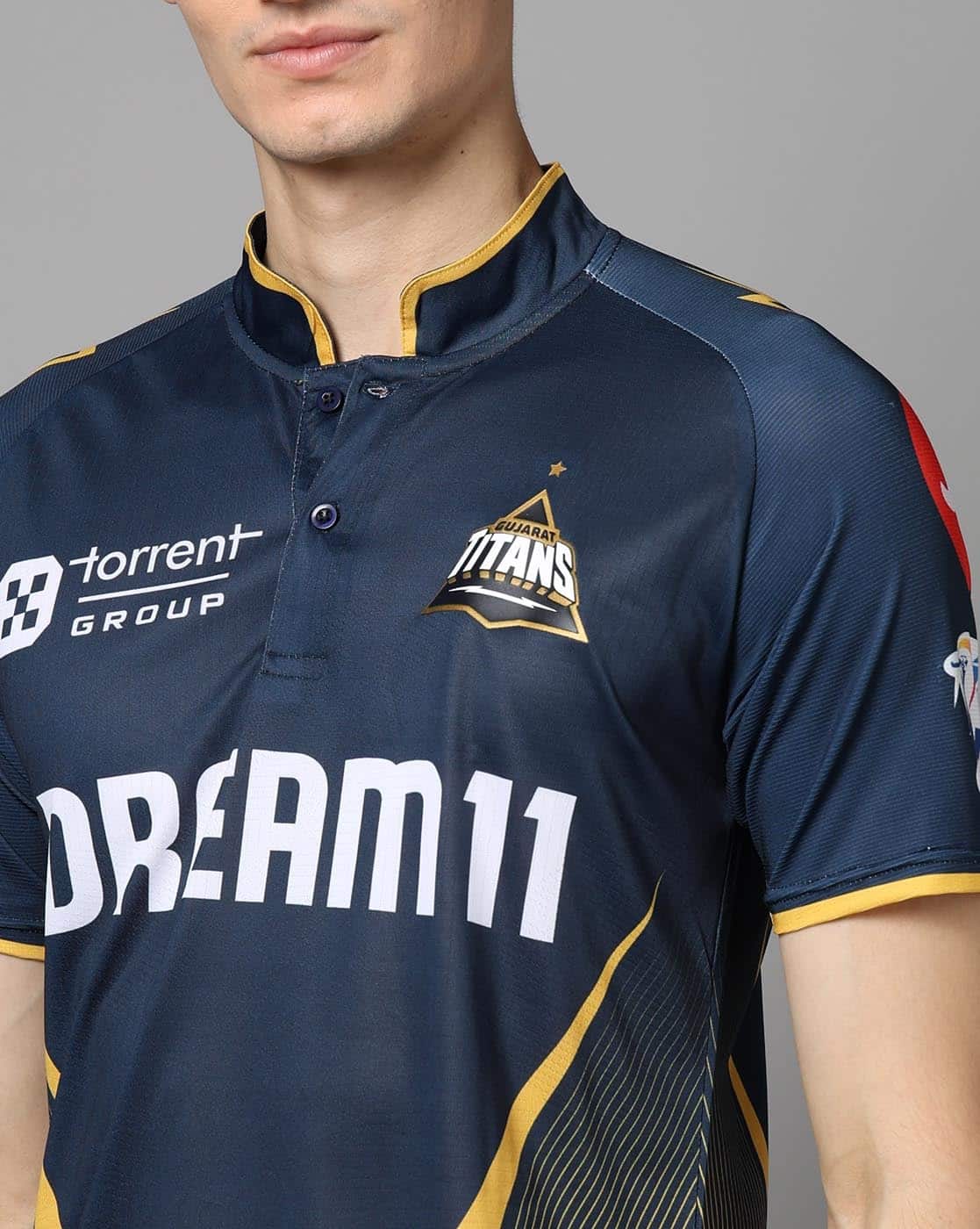 2025Nylon Twill Cotton Jersey T-Shirt新品 Buy playR Men IPL 2025 Gujarat Titans O Online | Ajio.com
