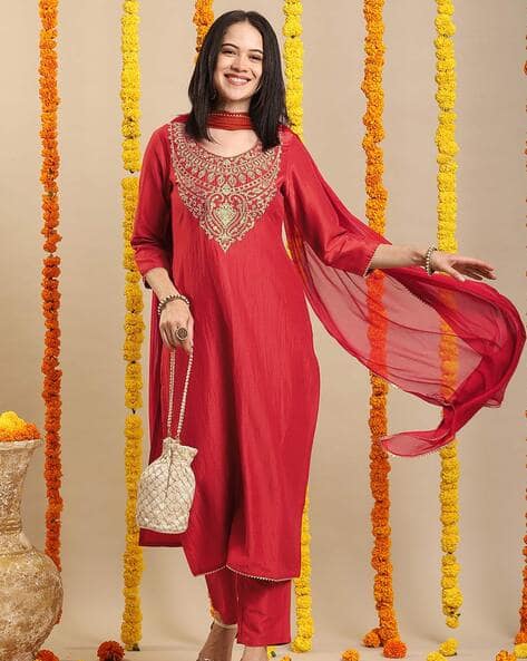 SVARAA Women Rayon Blend Embroidery Straight Kurta Set