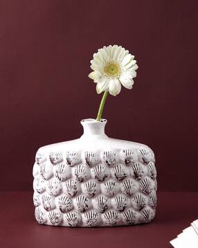 Shell Design Ceramic Vase 
