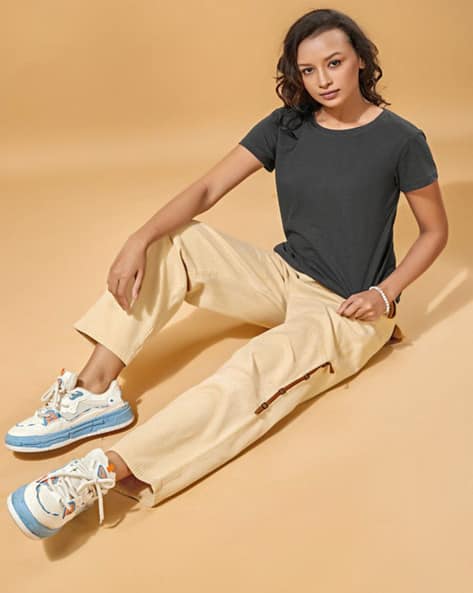 theallchemy Women Crew-Neck T-Shirt with Short Sleeves