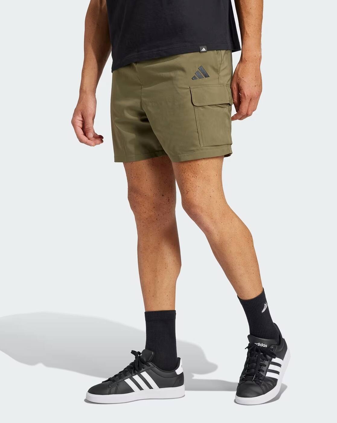 CHALLENGER CARGO SHORTS オリーブ　カーキ Buy ADIDAS Men Chelsea Cargo Shorts with Online | Ajio.com