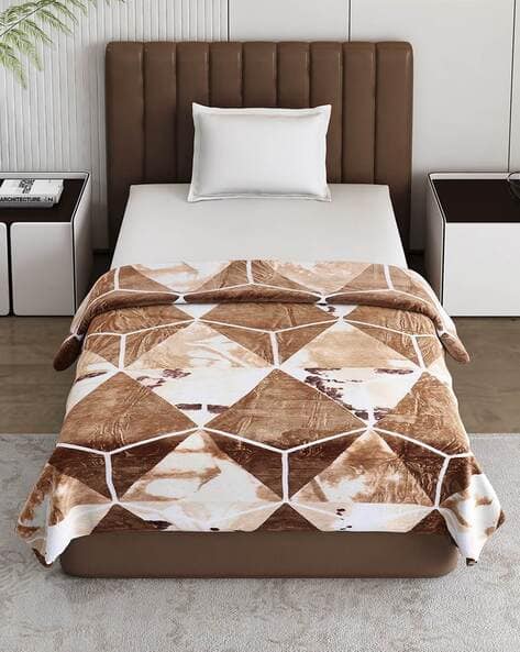 Buy Brown Blankets, Dohars Quilts for Home Kitchen by MONTE