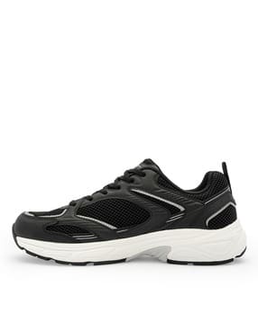 Men Casual Shoes with Mesh Upper      