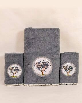 Set of 3 Printed Towels with Contrast Border-image-25