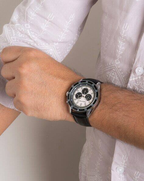 Joker & Witch Men Round-Dial Analogue Watch