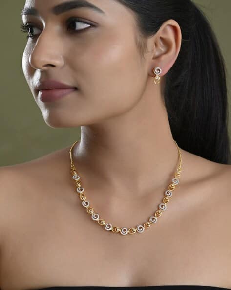 VALLEY OF JEWELLERY (VOJ) Women Stone-Studded Necklace & Earrings Set