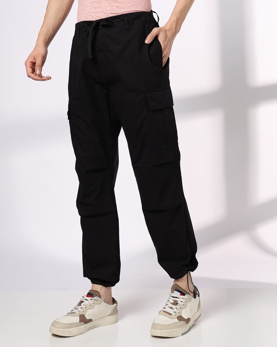 Men Loose Fit Cargo Trousers