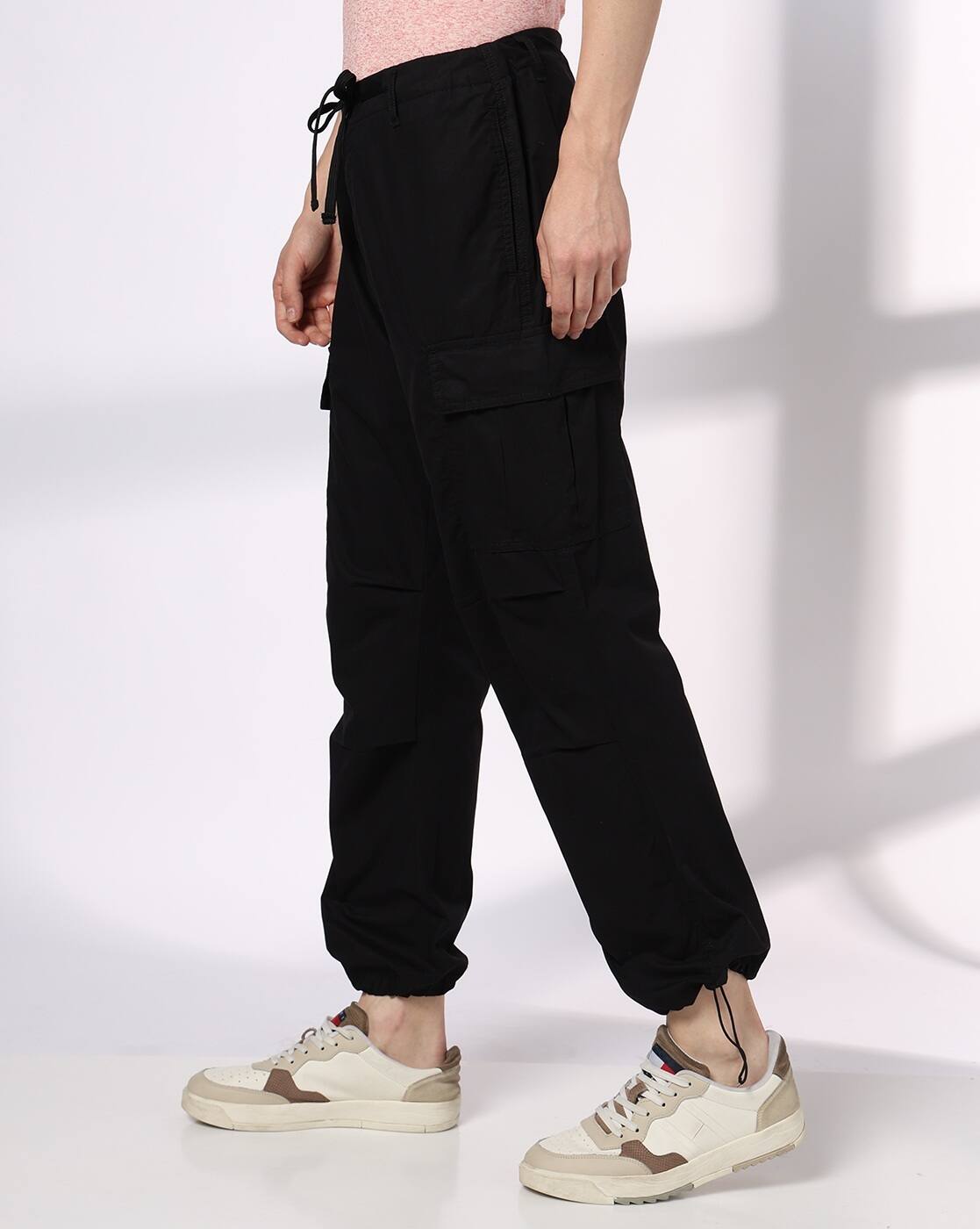 Men Loose Fit Cargo Trousers