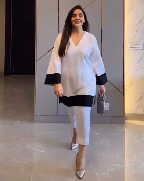 SVARAA Women A-line Kurta Set