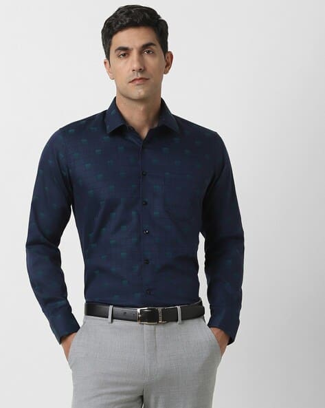 VAN HEUSEN Men Checked Slim Fit Cotton Shirt with Patch Pocket