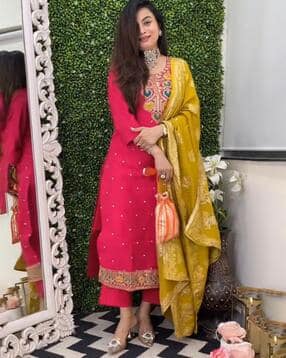 svaraa Women Embroidered Straight Kurta Set-picture-5