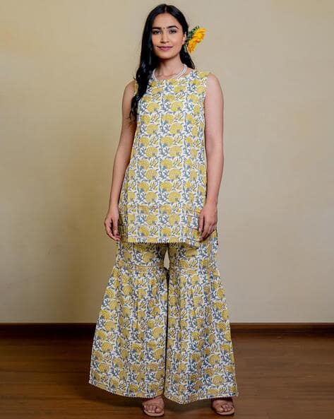 MIRCHI FASHION Women Floral Print Straight Kurta Set