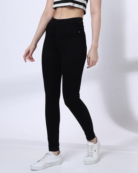 Women Mid-Rise Skinny Solid Clean Jeggings