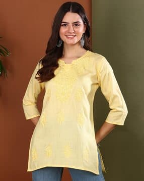 Women Floral Embroidered Lucknowi Chikankari Cotton Kurti-image-3