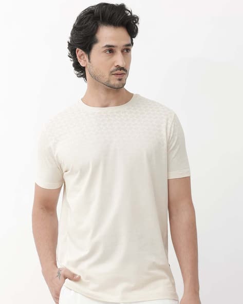 Rare Rabbit Men Monochrome Regular Fit T-shirt