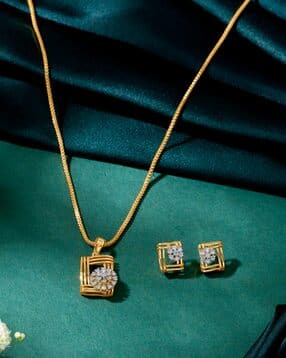 Women Yellow Gold Lattice Glow Diamond-Studded Necklace & Earring Set