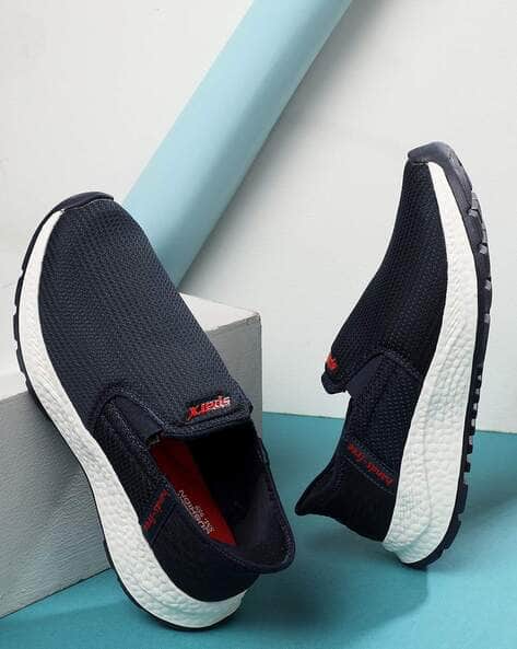 Men Low-Top Lace-Up Walking Shoes - Main Image