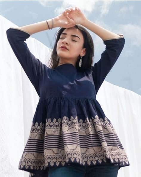 Y & O Women Floral Print Regular Fit Top