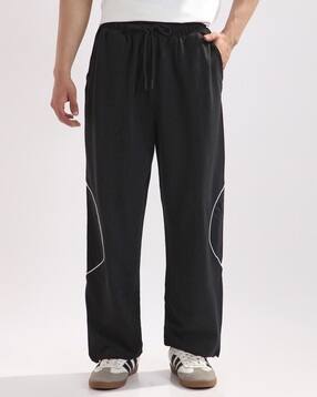 men striped joggers with insert pockets