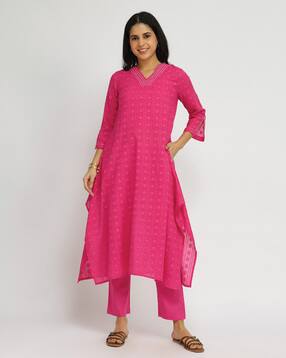 pink fort Women Cotton Jacquard Asymmetric Kurta Set-picture-44
