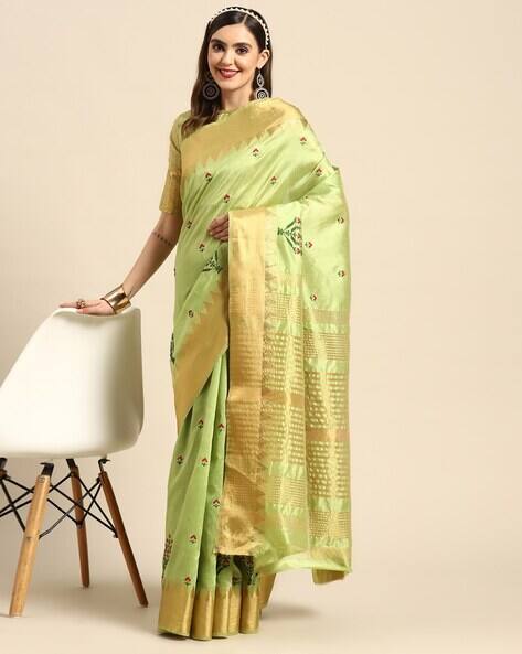 Nyrika Women Floral Embroidered Saree with Zari Border