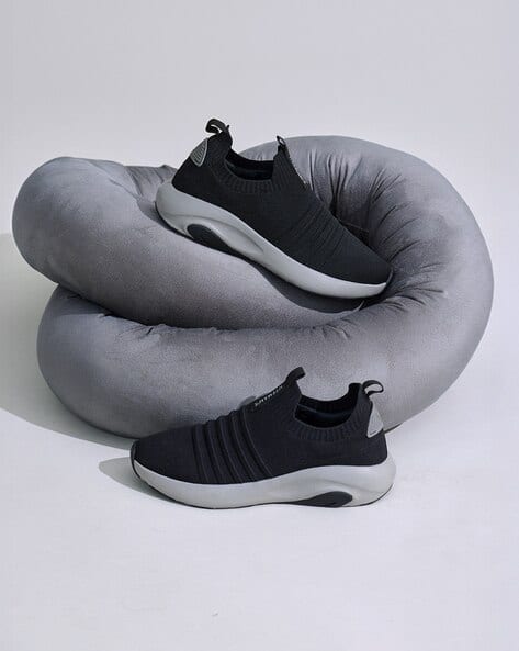 Men Slip-on Shoes with Mesh upper