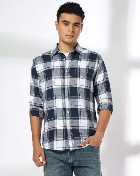 Men Checked Regular Fit Shirt with Patch Pocket