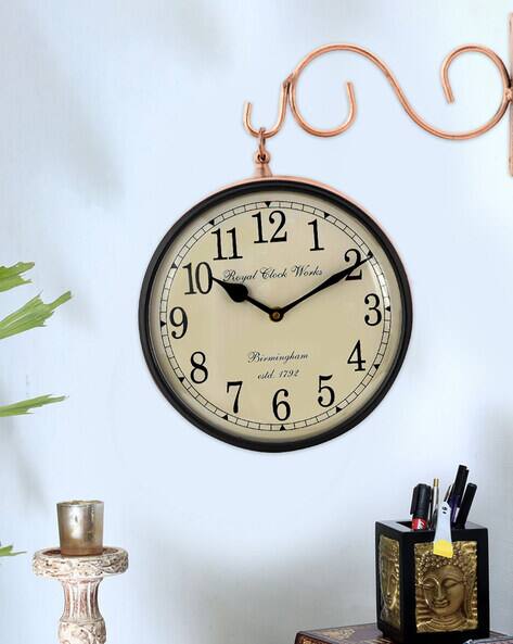 Aapno Rajasthan Round-Shaped Vintage Wall Clock