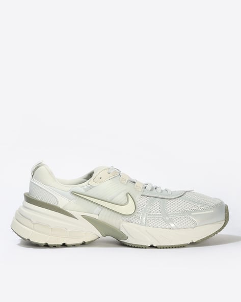 V2K Run Low-Top Running Shoes