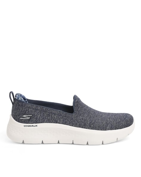Skechers Round-Toe Sneakers with Lace Fastening