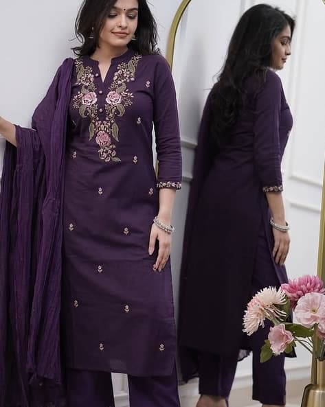 Up to 80% Off on Women’s Kurta Suit Sets – Only on AJIO!