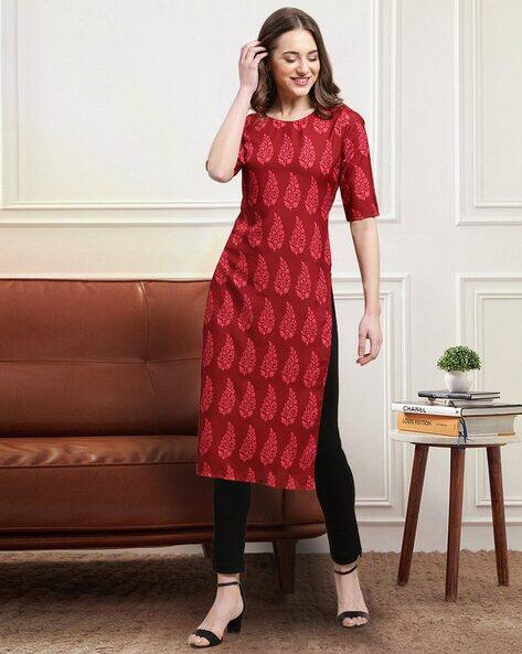 7 Threads Women Paisley Straight Kurta with Round Neck