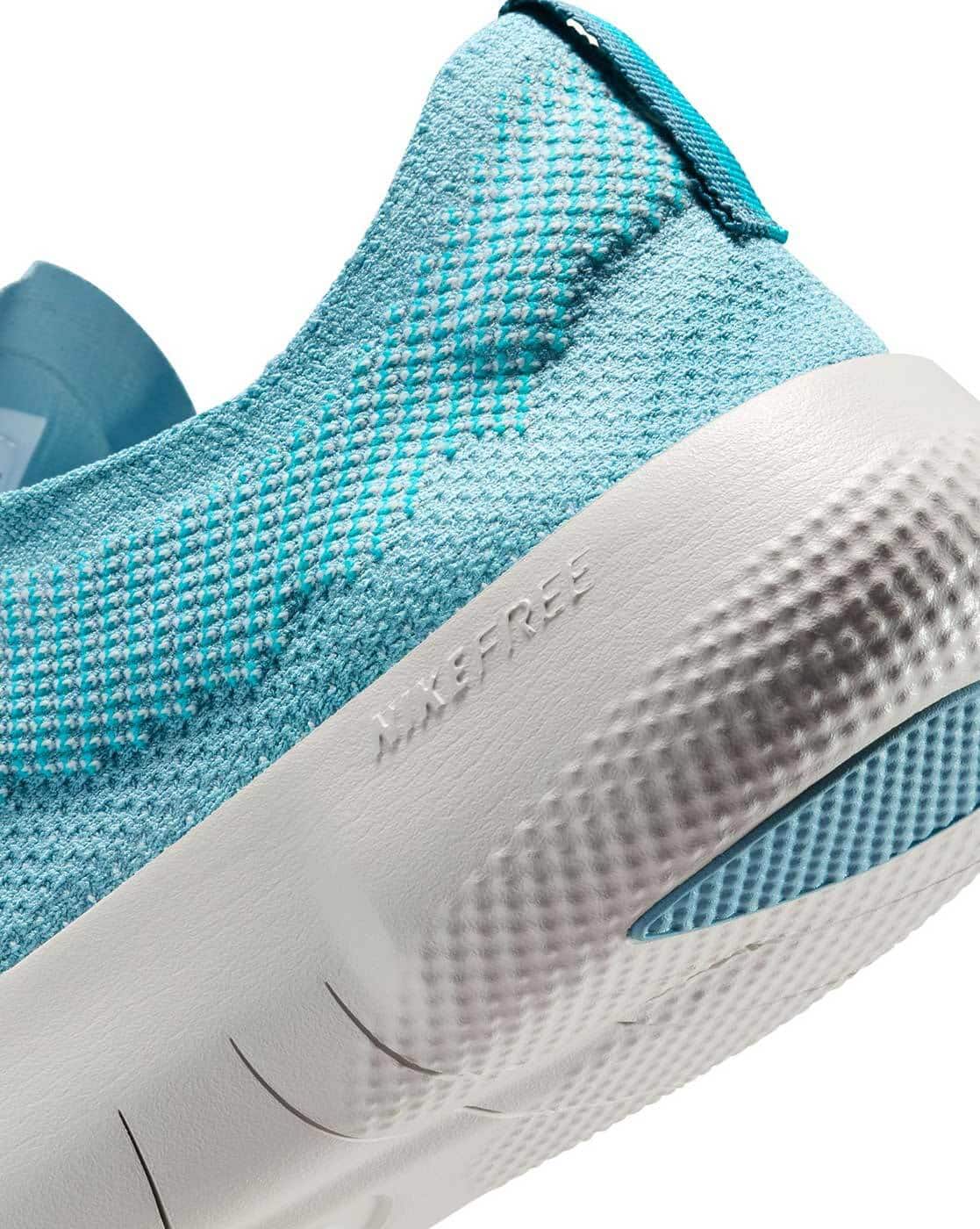 average price of nike trainers