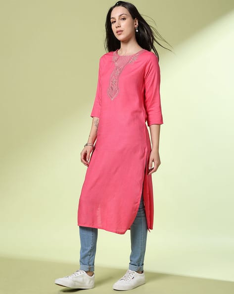 Acai Women Embroidered Round-Neck Straight Kurta