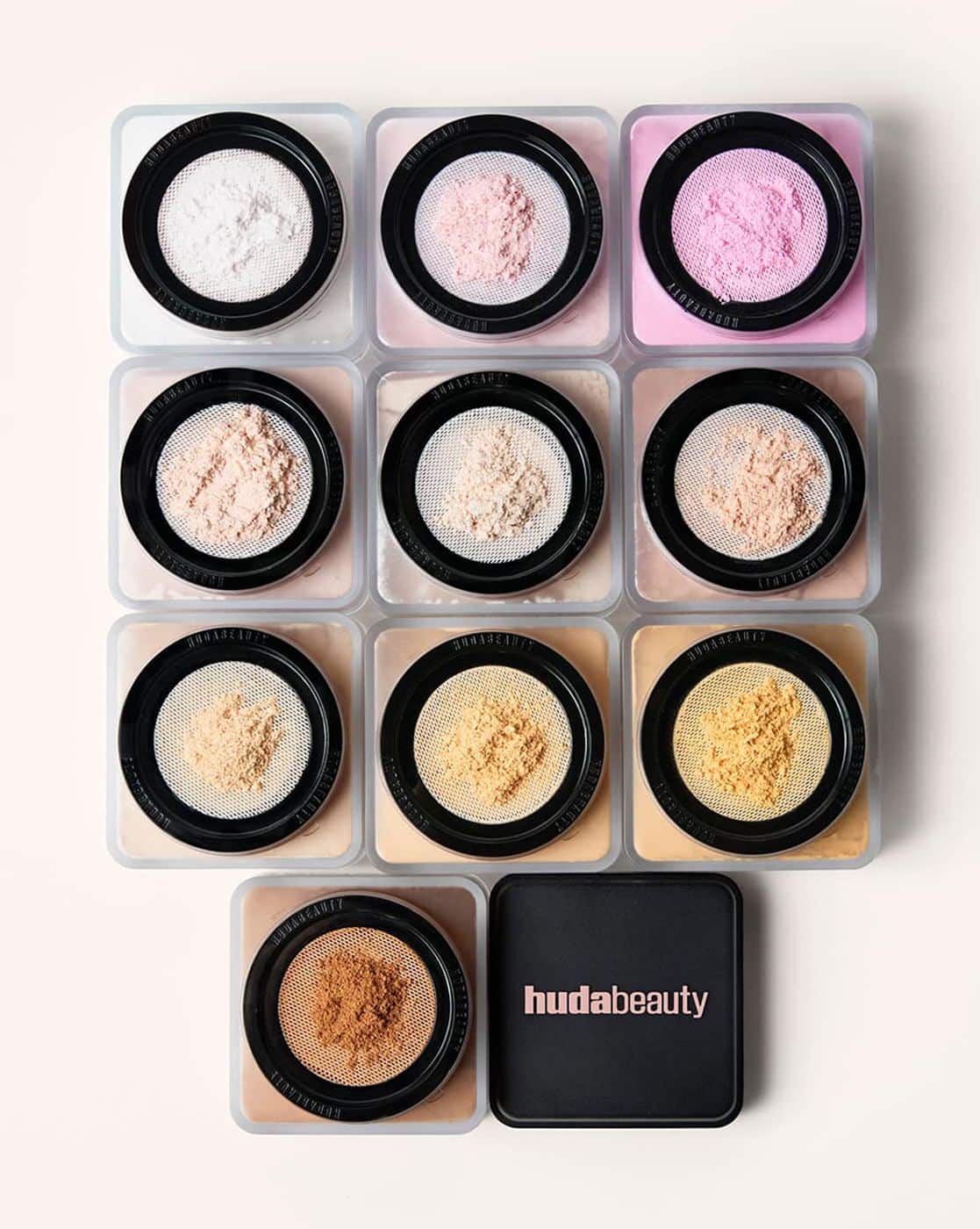 フェイスパウダー Huda Beauty Easy Sugar Cookie Huda Beauty Easy Bake Powder Sugar Cookie - سارا ميك اب sara