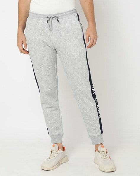 Men Colourblock Slim Fit Joggers