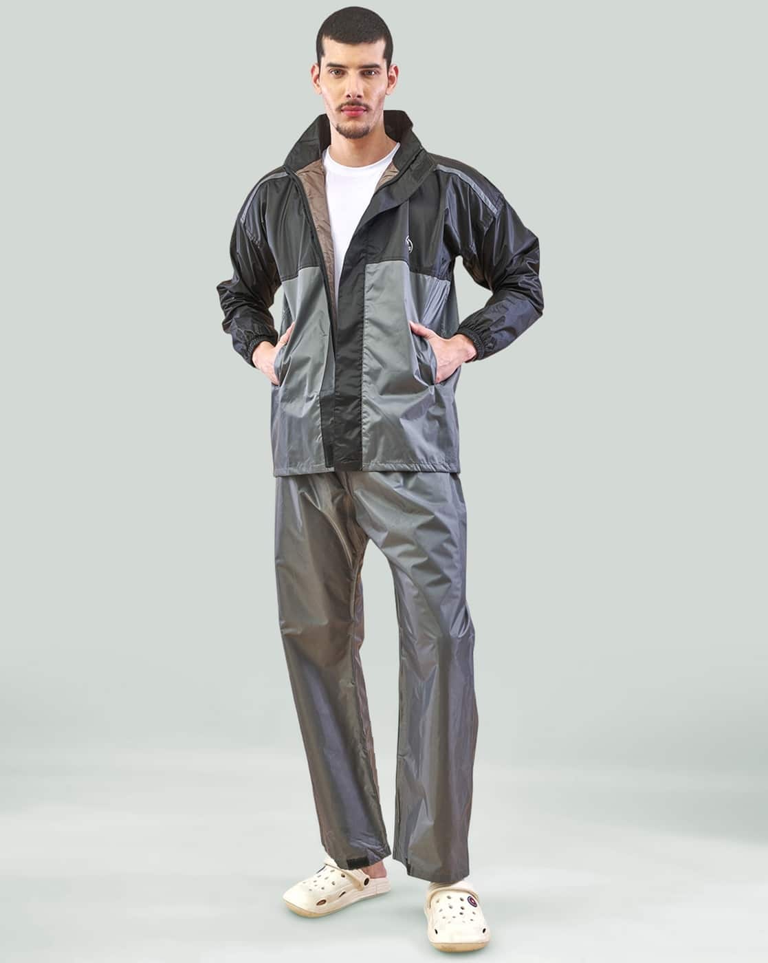 -1117Wx1400H-467186531-black-