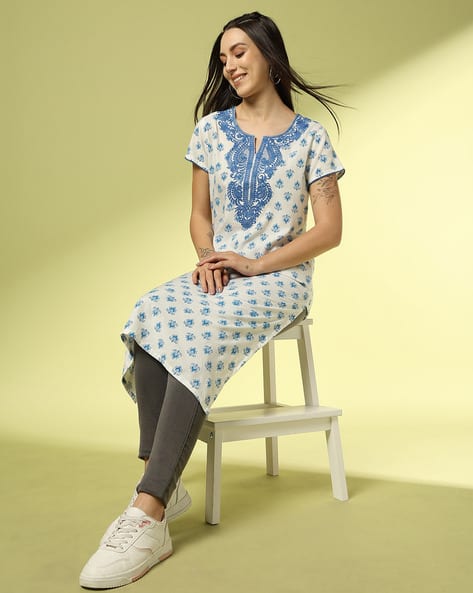 Acai Women Floral Print Straight Kurta