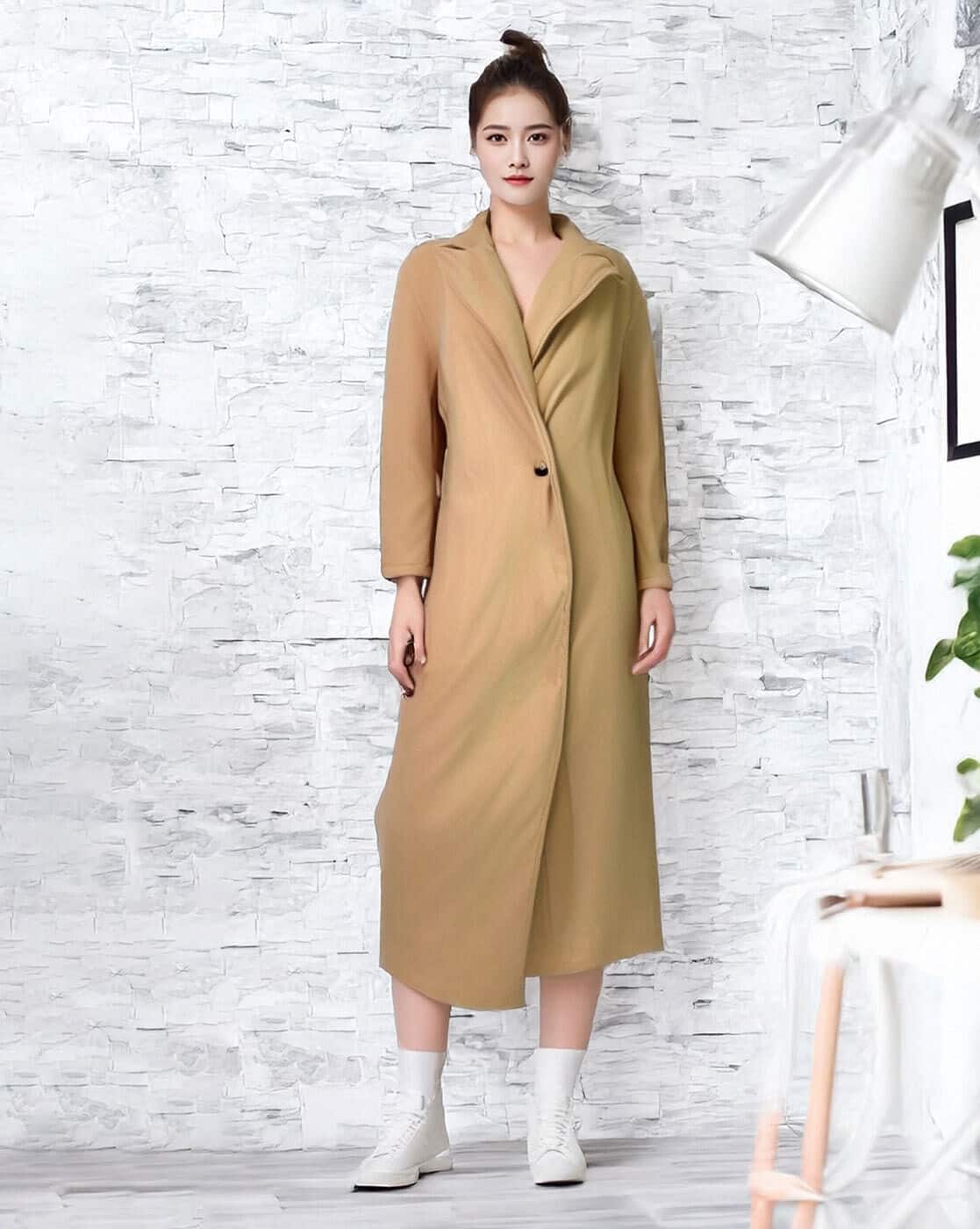 Buy DIVAWALK Women Regular Fit Trench Coat Online | Ajio.com