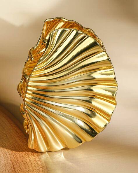 Rubans Women Shell Hair Clip